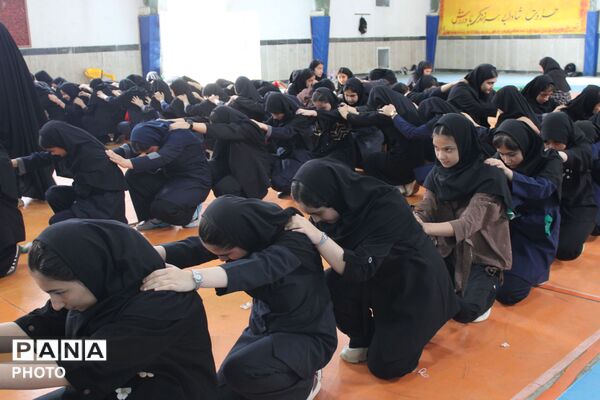 اجرای پیرامید دانش آموزان شهرستان سملقان با موضوع جنگ رمضان 