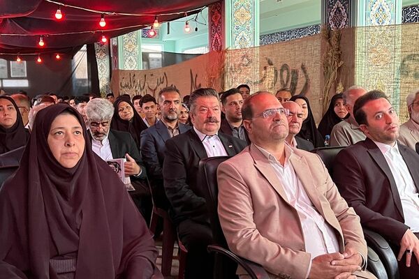 گرامیداشت هفته دفاع مقدس همزمان با بازگشایی مدارس در دبیرستان ابن‌سینا رودهن