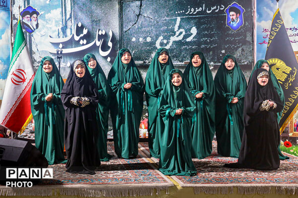 گرامیداشت دانش‌آموزان مدرسه میناب در حرم مطهر رضوی