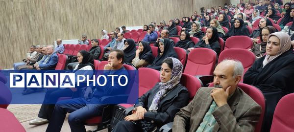 برگزاری جلسه انجمن اولیاء و مربیان دبیرستان نمونه دولتی فرزانگان شیروان