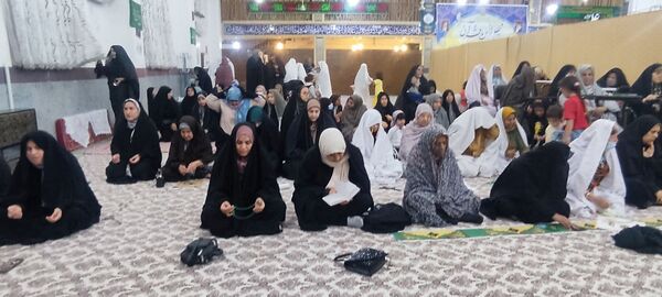 برگزاری محفل انس با قرآن به میزبانی دبستان راشد مرندی در حاجی‌‌آباد 
