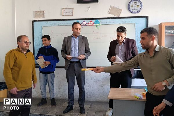 تقدیر از دانش‌آموزان ممتاز دبستان پسرانه شیخ صدوق صباشهر