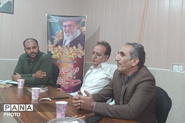 هم‌اندیشی مدیران مدارس بخش رودهن با محوریت بررسی مسائل آموزشی
