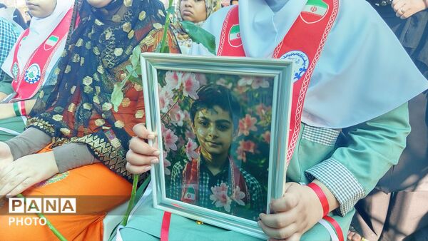 زنگ مهر و مقاومت در میناب با یاد شهدای «شجره طیبه» 