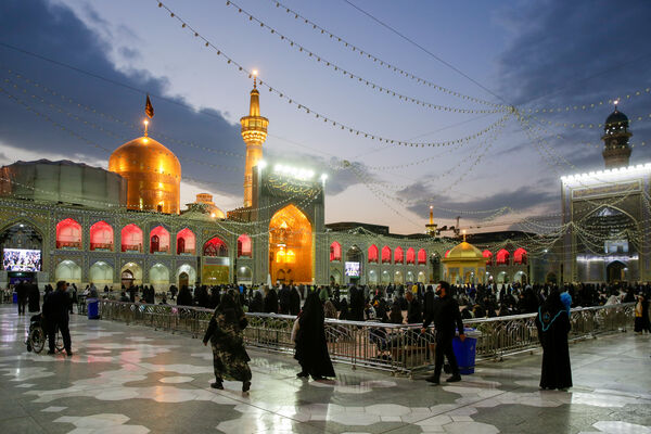 حال و هوای حرم مطهر رضوی در شب شهادت امام کاظم علیه السلام