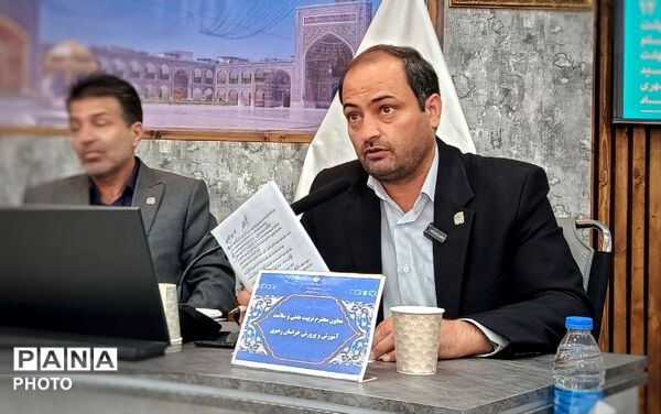نشست خبری خبرنگاران و اصحاب رسانه با مدیرکل آموزش و پرورش استان خراسان رضوی
