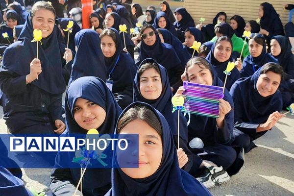 جشن ولادت حضرت زینب (س) و روز پرستار در دبیرستان مهر