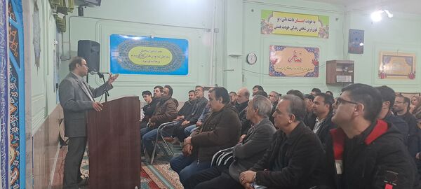 جلسه آموزش خانواده ویژه والدین پایه‌های دهم و یازدهم در دبیرستان شاهد ابوذر غفاری 