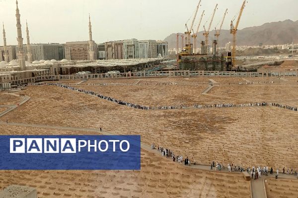 حضور دانش‌آموزان در مکه مکرمه 