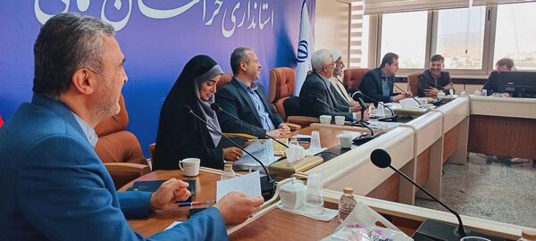 نشست بین نسلی دانش‌آموزان دختر منتخب با حضور مشاور وزیر و استاندار 