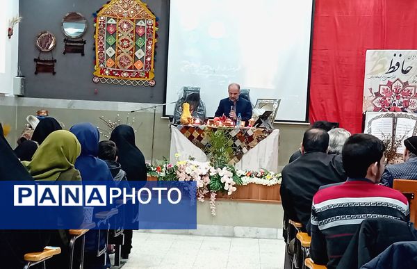 وقتی نوجوانان قلم به دست گرفتند شب شعر رنگی تازه یافت