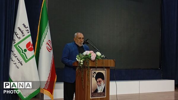 قلب فرهنگیان در ماتم امام قائد شهید