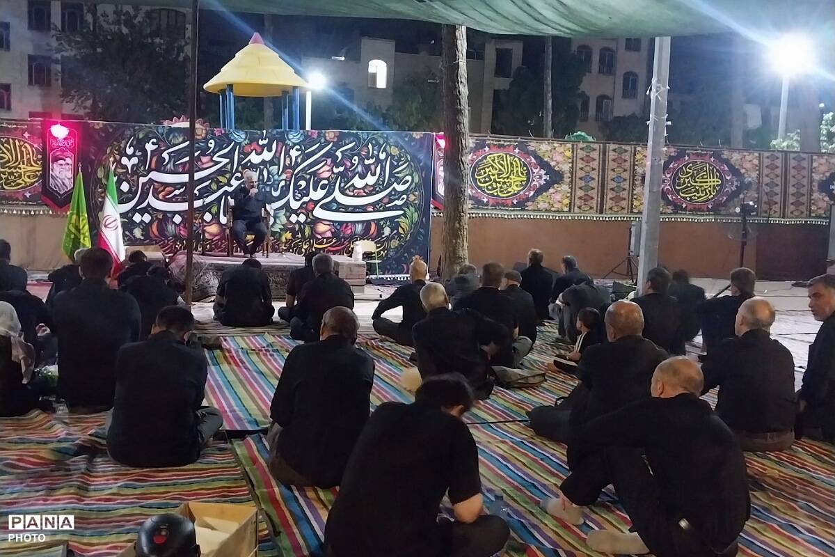گردهمایی شبانه در محله ۱۳ آبان شهرری 