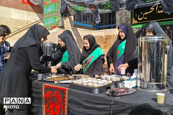 حضور دانش‌آموزان مدارس ناحیه دو شهرری در مجلس عزاداری حضرت زهرا (س)