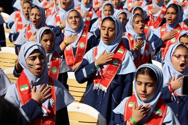 تجلی اقتدار مردم بهارستان در راهپیمایی ۱۳ آبان