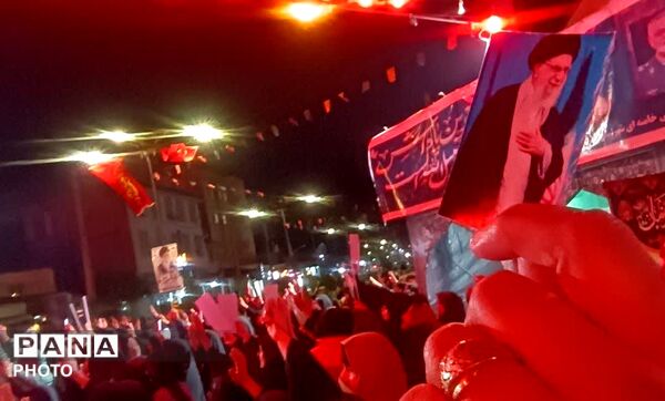 مردم بندرگز پای نظام‌ماندند