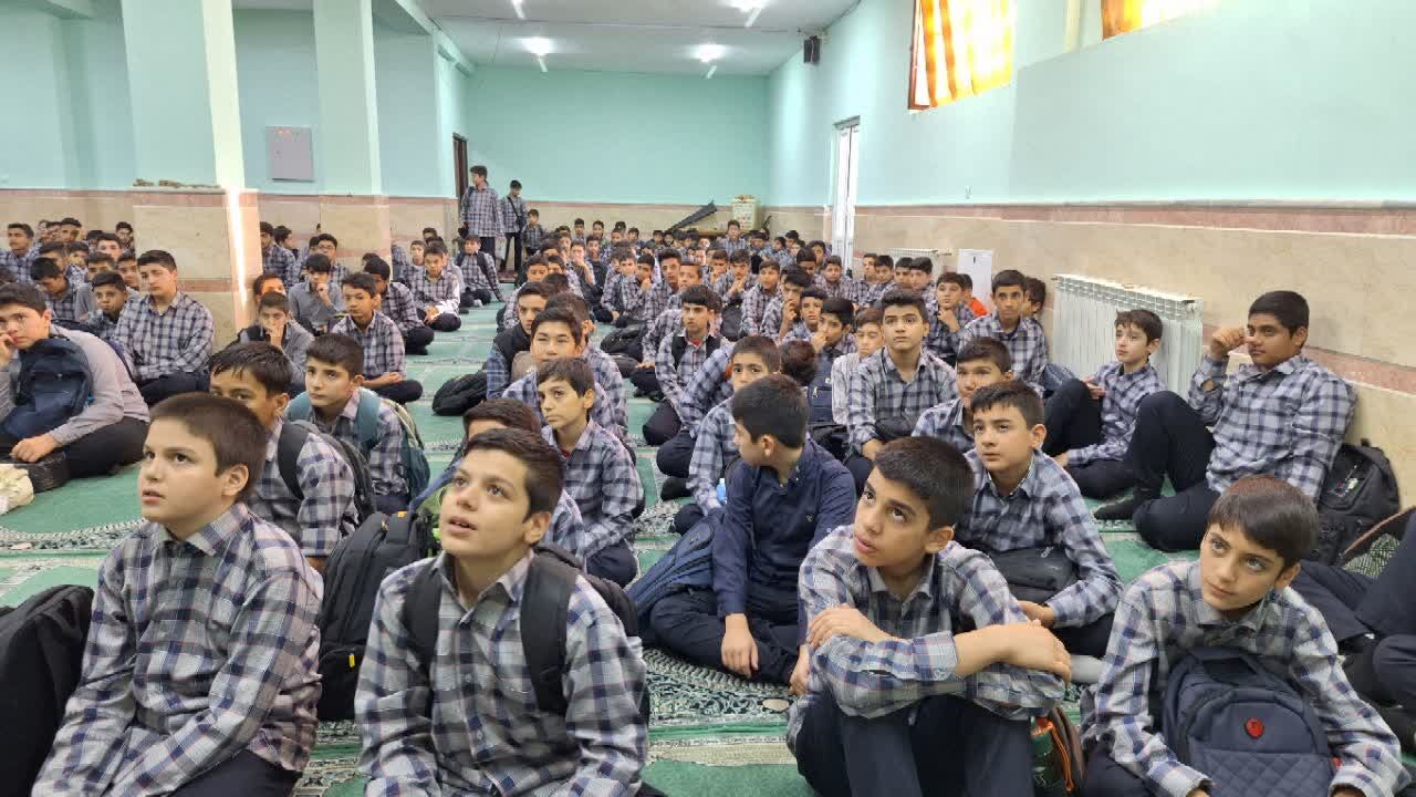 جشن سالروز میلاد امام حسن عسگری(ع) در دبیرستان شادیان