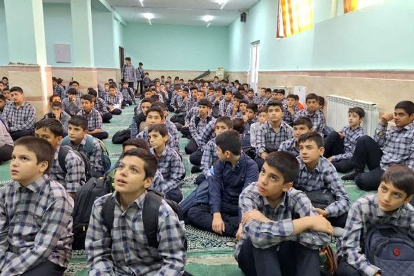 جشن سالروز میلاد امام حسن عسگری(ع) در دبیرستان شادیان