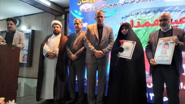 برگزاری آیین استانی «جشن نیکوکاری» در دبیرستان شاهد فاطمیه اهواز