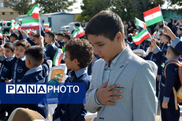 برگزاری جشن شکوفه‌های کلاس اولی دربهارستان‌دو