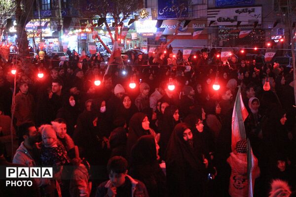 قرار عاشقی مردم بهارستان در میدان شهدای هفت تیر