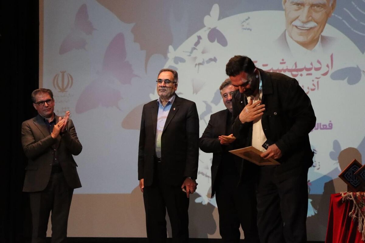امضای تفاهم‌نامه چاپ نمایشنامه‌های جشنواره تئاتر کودک و نوجوان باغچه‌بان در مرند