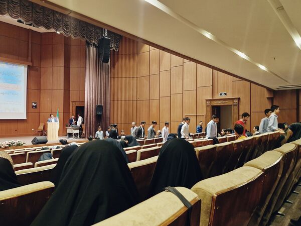 آیین تجلیل از منتخبان چهل و دومین دوره مسابقات قرآن و عترت و نماز در ناحیه ۳ مشهد مقدس