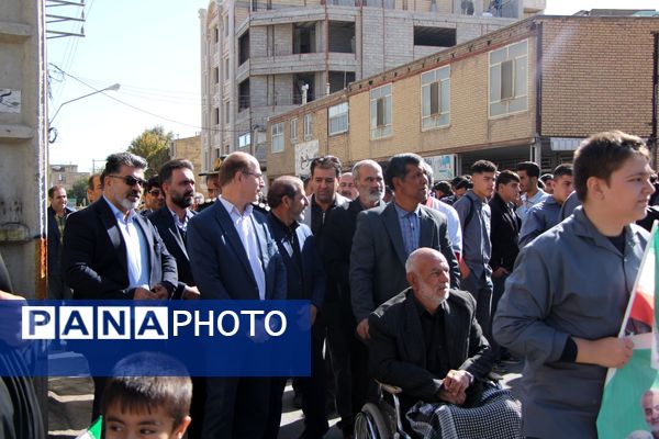 شکوه حضور مردم شهرستان سامان در راهپیمایی یوم‌الله ۱۳ آبان