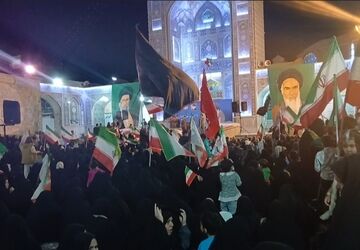 مردم یزد تا روز پیروزی در میدان  نبرد می مانند