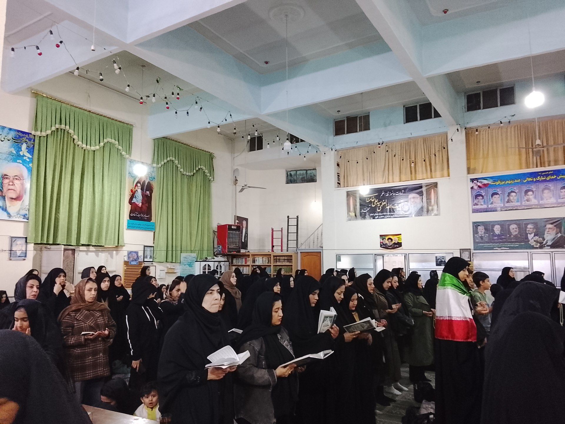  مراسم شب قدر در مسجد شهدای گمنام 