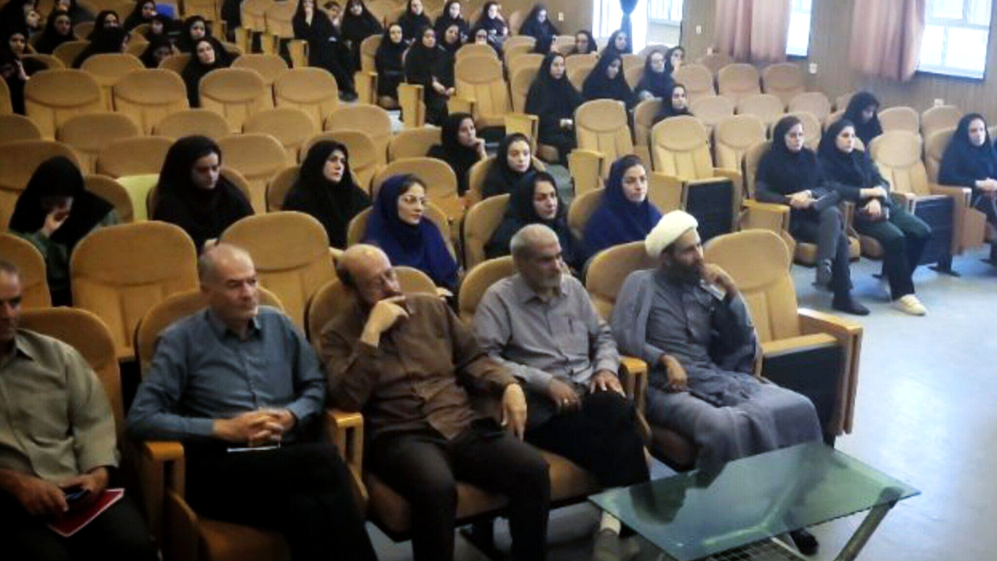کارگاه توانمندسازی نماز(طرح نیک) الیگودرز لرستان با هدف نهادینه‌سازی فرهنگ نماز در نوآموزان