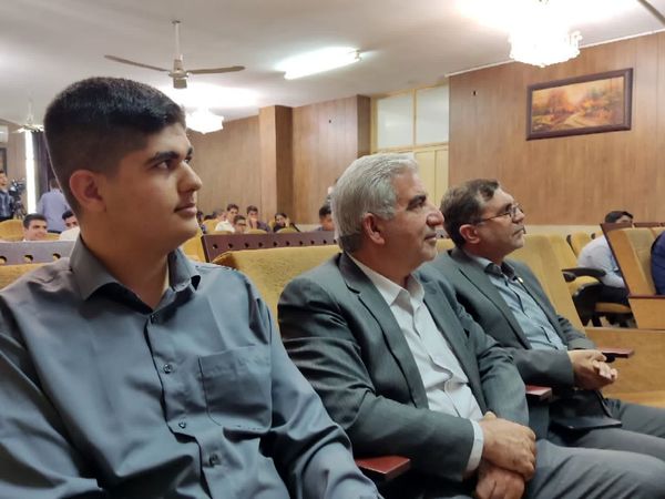 جلسه آموزشی ویژه همیار مشاوران دانش‌آموزان متوسطه