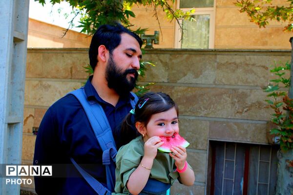 حضور پر رنگ کودکان و نوجوانان حسینی در راهپیمایی جاماندگان اربعین