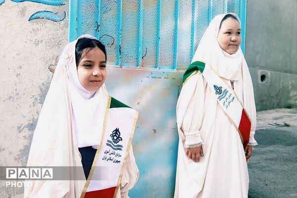 لبخند کودکان، شکوه عاطفه؛ خاطره‌ای فراموش‌نشدنی از جشن عاطفه‌ها در دبستان بنت‌الهدی
