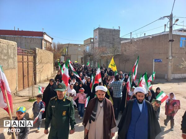 مادران و شکوفه‌های دستجرد در روز دختر به یاد میناب