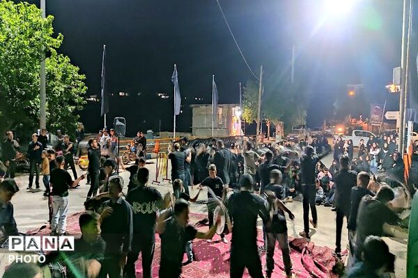 هیئت زنجیر زنی در هشتمین شب از ماه محرم الحرام در حسینیه شهدای شهر بار