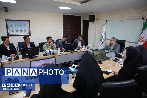 دیدار اعضای هیات رئیسه مجلس دانش‌آموزی با دبیرکل شورای عالی آموزش و پرورش