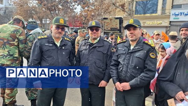 حضور خادمان امنیت در راهپیمایی ۲۲ بهمن