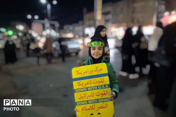  اجتماع باشکوه دانش‌آموزان پیشوا در میثاق با آرمان‌های رهبر شهید