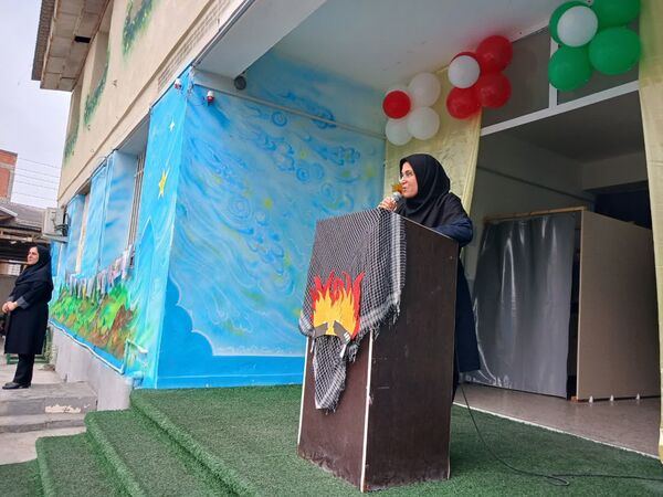 حضور نیروهای انتظامی در دبیرستان نجم قائمشهر