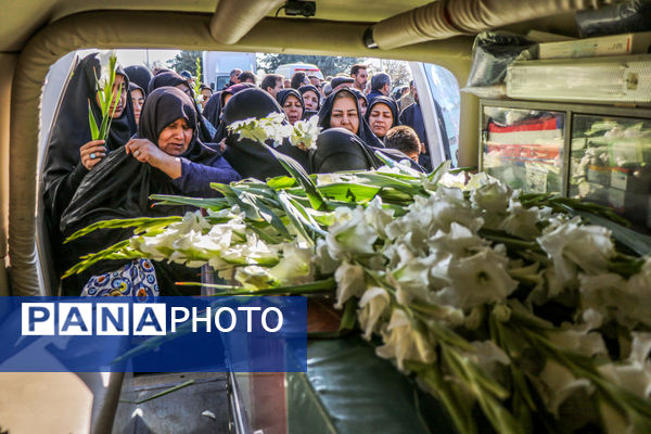  استقبال مردم ارومیه از شهدای گمنام دفاع مقدس