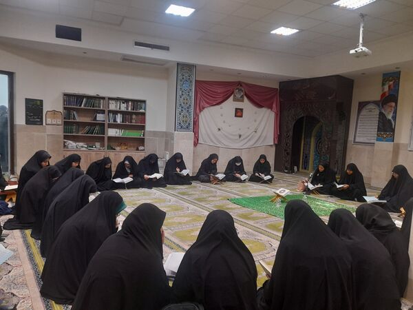 جزء خوانی قرآن کریم در حوضه بسیج خواهران آشخانه