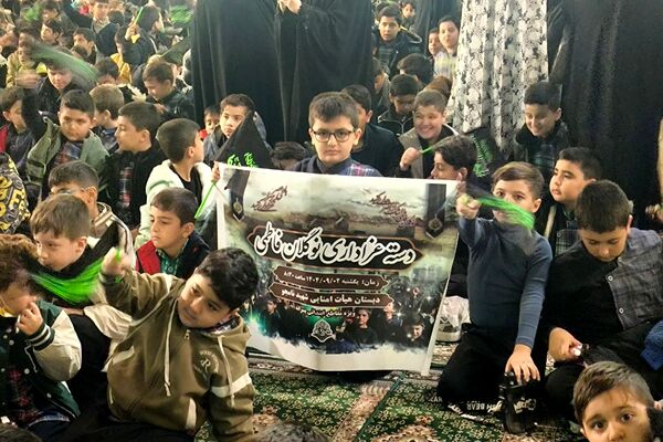 حضور دانش‌آموزان ناحیه دو شهرری در مراسم نوگلان فاطمی