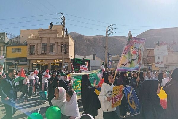 ۱۳ آبان نماد استکبارستیزی نسل جوان ایران