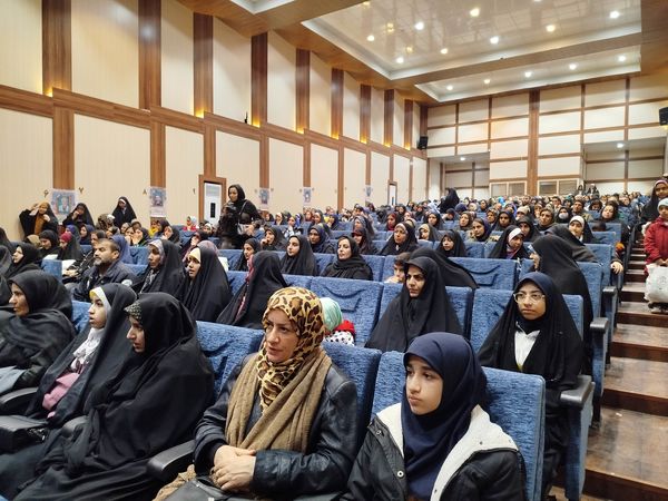 تجلیل از برترین‌های مسابقات قرآن و عترت در بروجرد