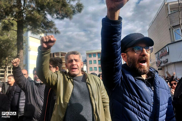 منتخب تصاویر سوگواری مردم سراسر کشور در غم فقدان رهبر شهید انقلاب