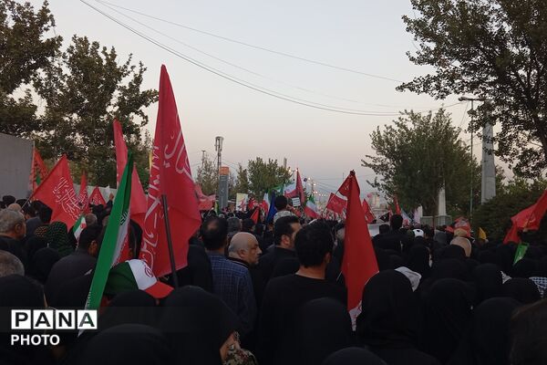 حضور غیور مردان چهارمحال و بختیاری در آیین وداع و تشییع رهبر شهید انقلاب اسلامی ایران