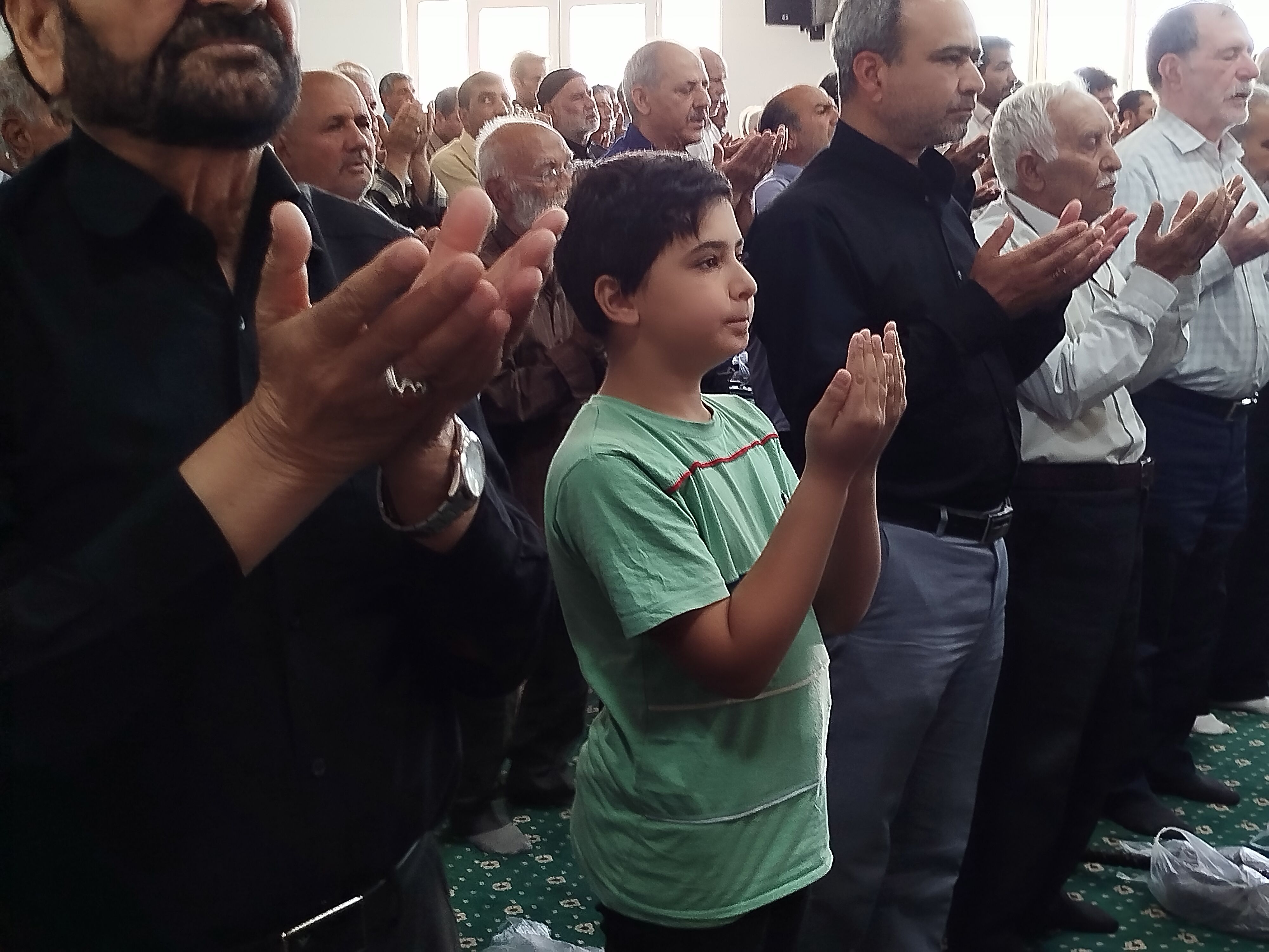 حضور پرشور جوانان و نوجوانان در نماز جمعه کاشمر