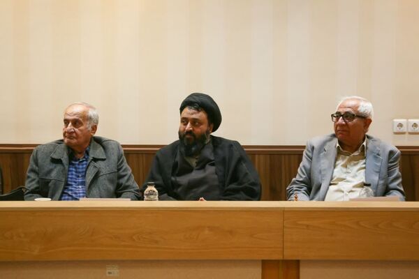 نشست خیرین مدرسه‌ ساز استان اصفهان با استاندار