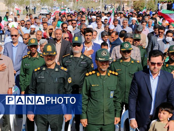 حضور حماسی مردم انقلابی بندرخمیر در راهپیمایی ۲۲ بهمن